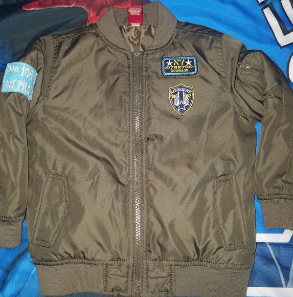 ☃️🍬Arizona jean co. Puffer jacket - Picture 2 of 5